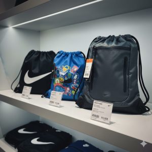 \<img data-src="h3\_04\_price.jpg" alt="NIKEナップサックの値段・価格帯を示すイメージ"\>