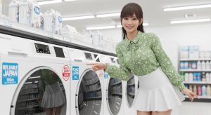 <img data-src="alternative_makers.jpg" alt="安心できる国内メーカーの洗濯機を笑顔で紹介する女性">