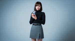 \<img src="h3\_secret.jpg" alt="チョコサプガンダムのシークレットを発見し驚くミニスカートの女性"\>
