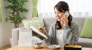 <img data-src="h3_yoyaku.jpg" alt="駅弁の取り置きを電話で予約している女性のイメージ">`
